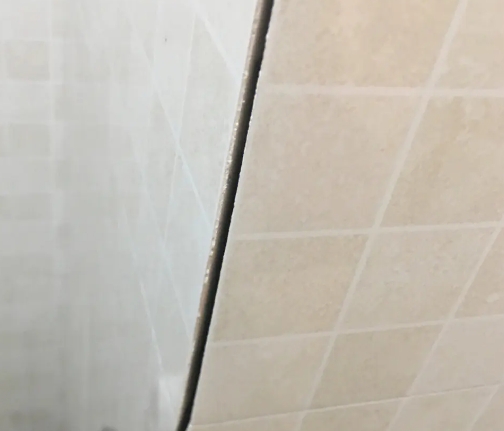 巩义瓷砖空鼓维修公司分享阳台瓷砖脱落的修复过程可以分为以下几个步骤